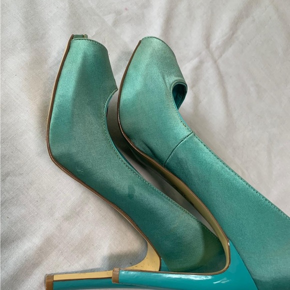 Elegant Teal Peep-Toe Heels - Picture 3 of 6
